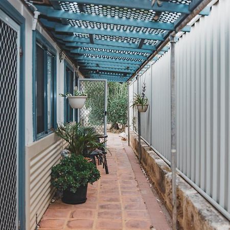 Dongara Hotel Motel Bagian luar foto
