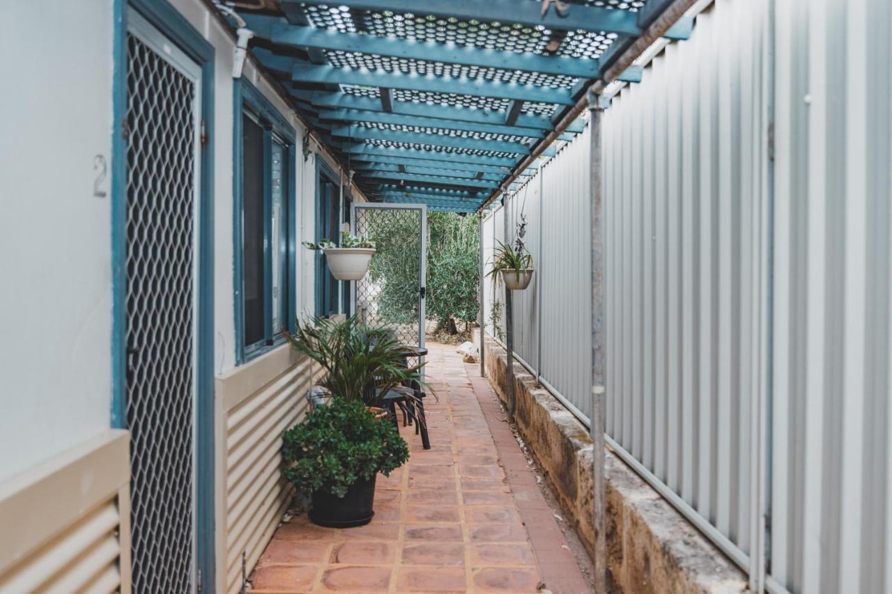 Dongara Hotel Motel Bagian luar foto