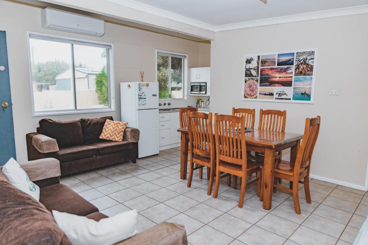 Dongara Hotel Motel Bagian luar foto