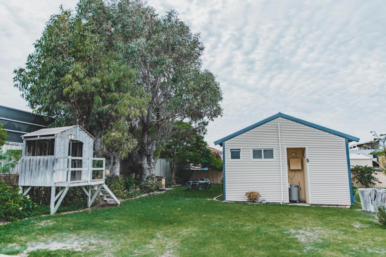 Dongara Hotel Motel Bagian luar foto