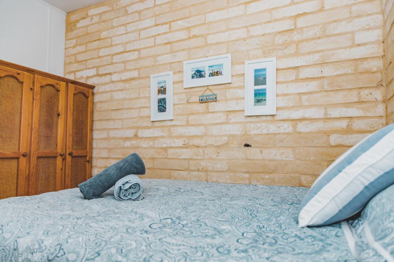 Dongara Hotel Motel Bagian luar foto