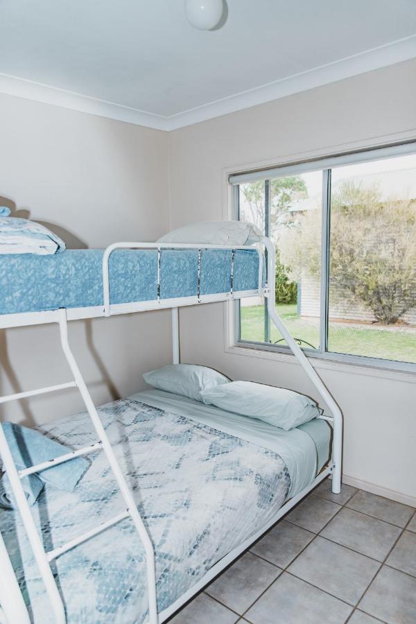 Dongara Hotel Motel Bagian luar foto