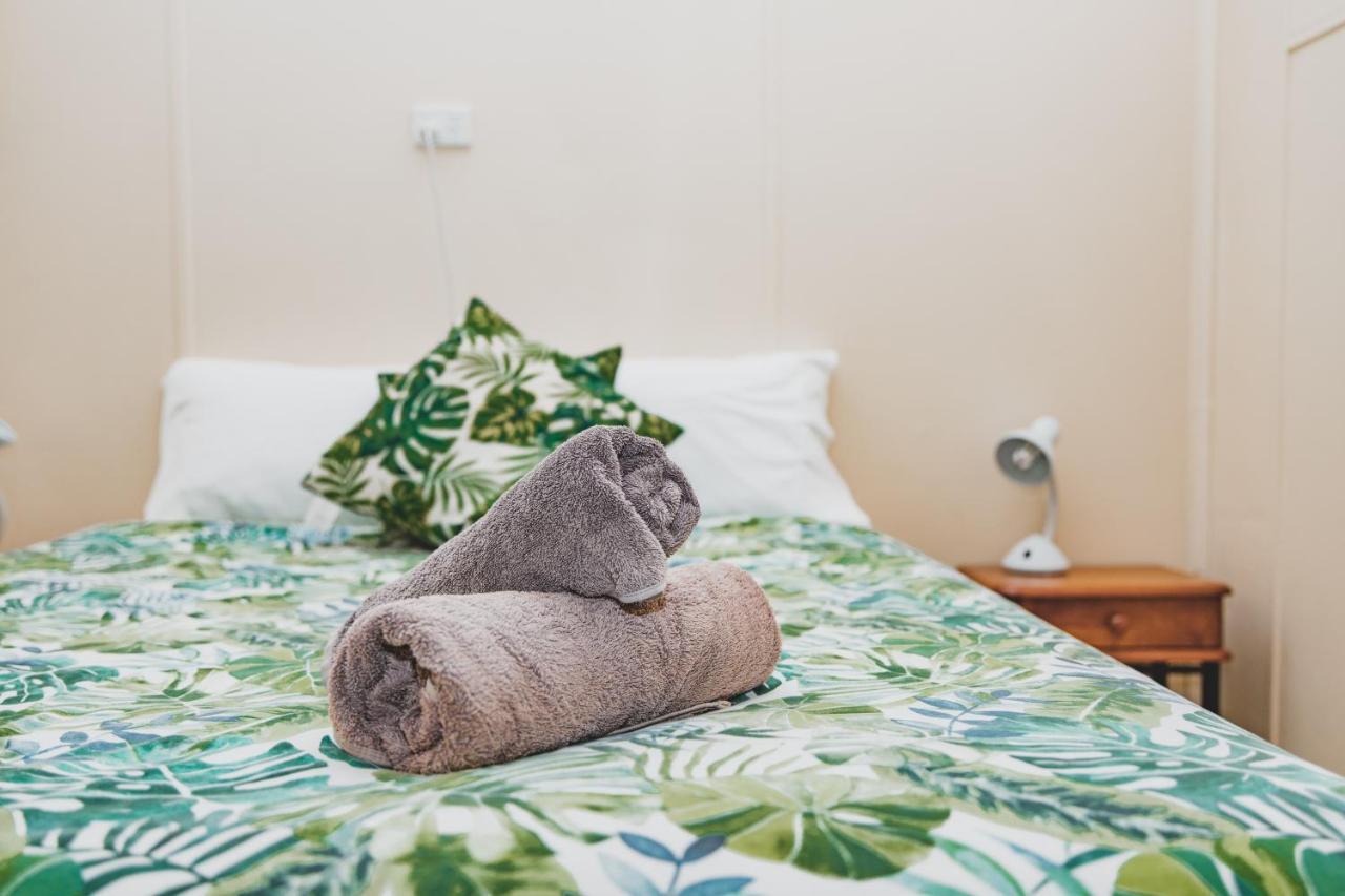 Dongara Hotel Motel Bagian luar foto