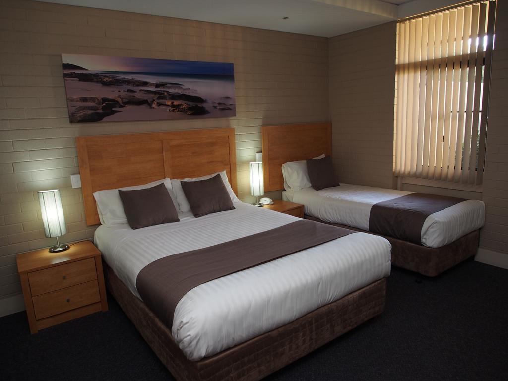 Dongara Hotel Motel Bagian luar foto