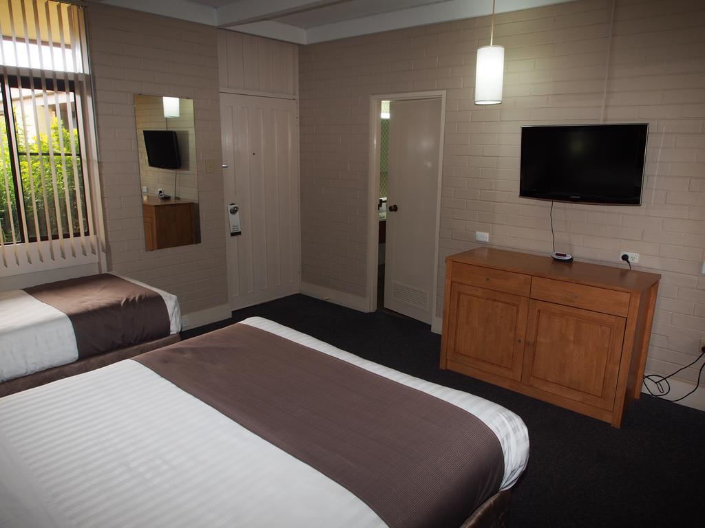 Dongara Hotel Motel Bagian luar foto