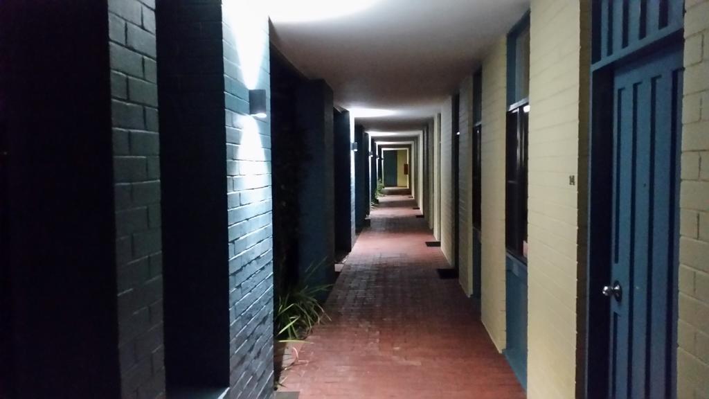 Dongara Hotel Motel Bagian luar foto