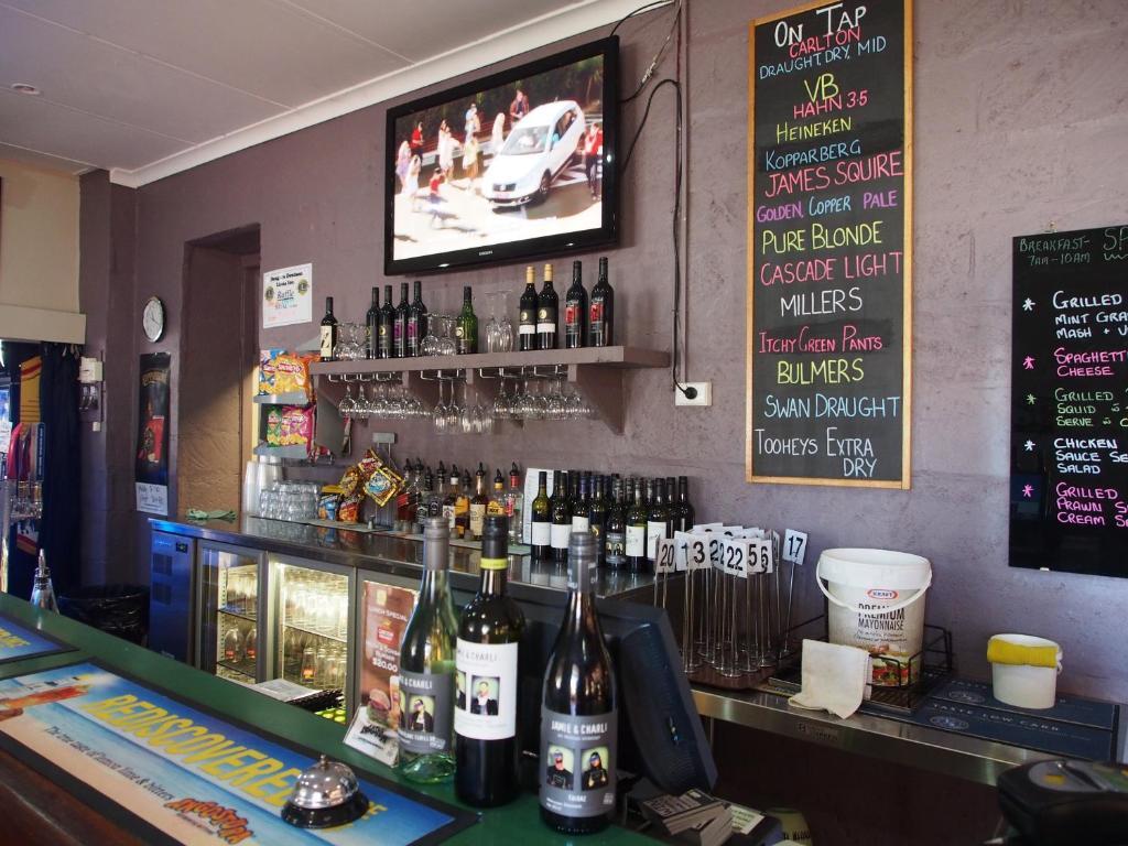 Dongara Hotel Motel Bagian luar foto