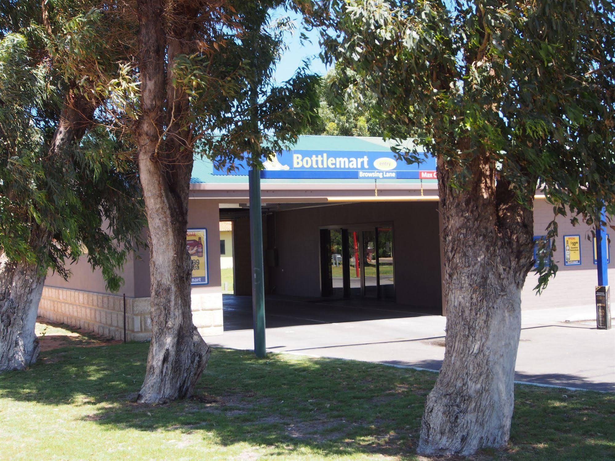 Dongara Hotel Motel Bagian luar foto