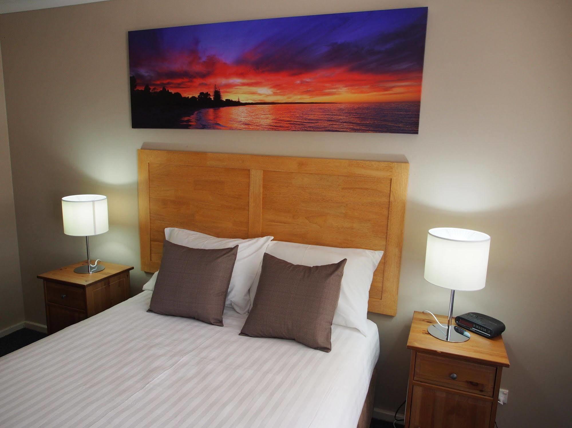 Dongara Hotel Motel Bagian luar foto