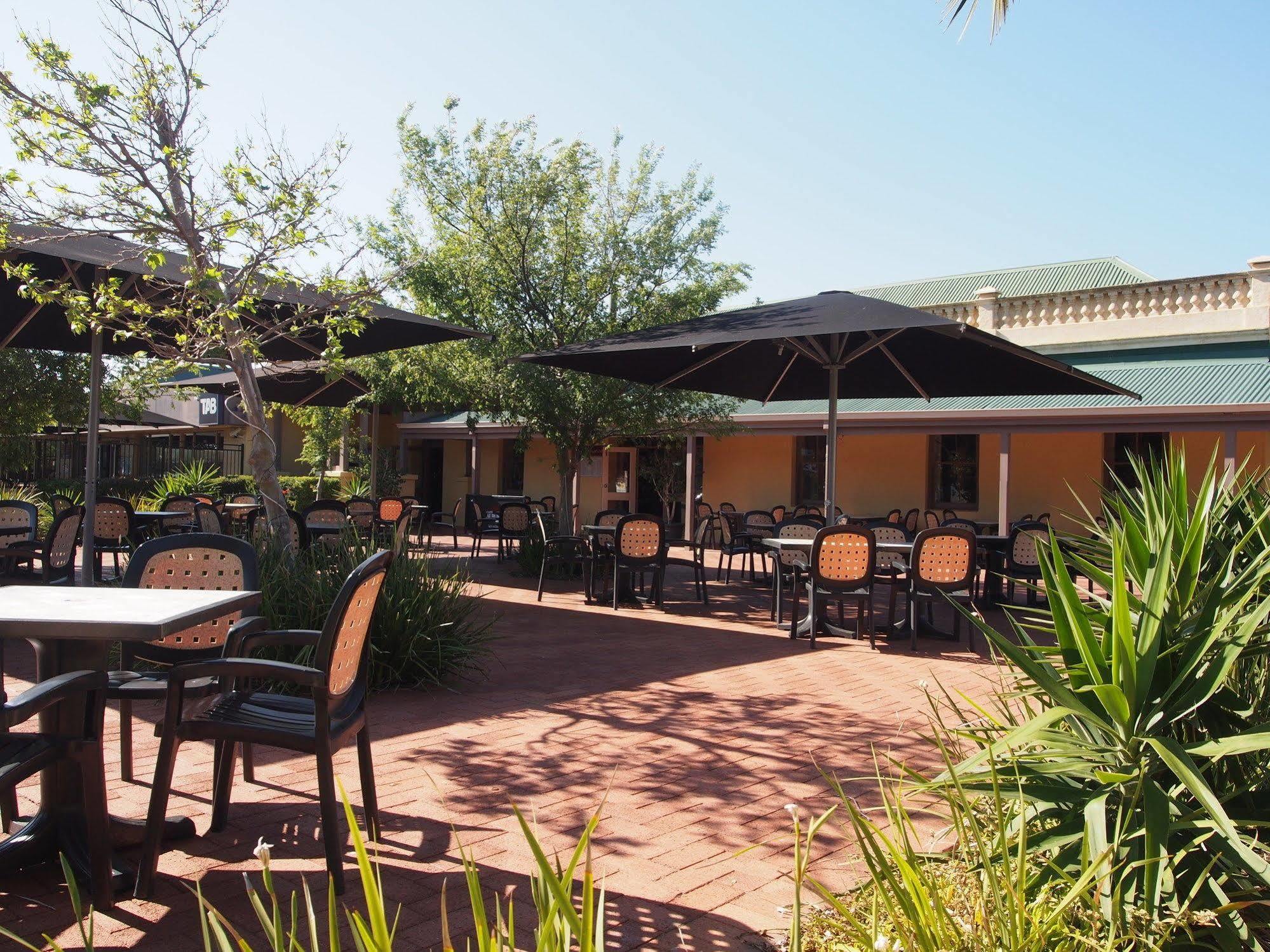 Dongara Hotel Motel Bagian luar foto