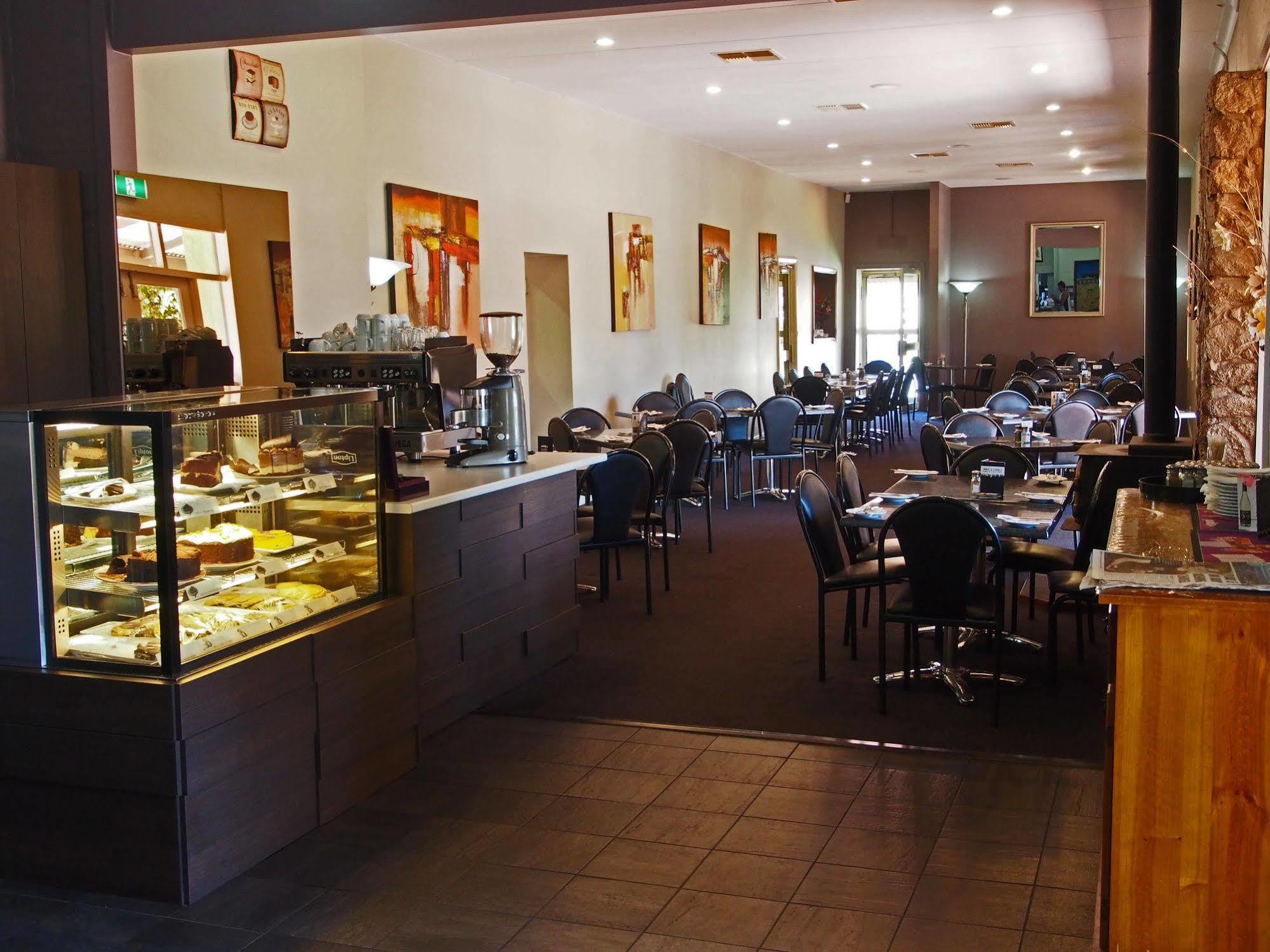 Dongara Hotel Motel Bagian luar foto