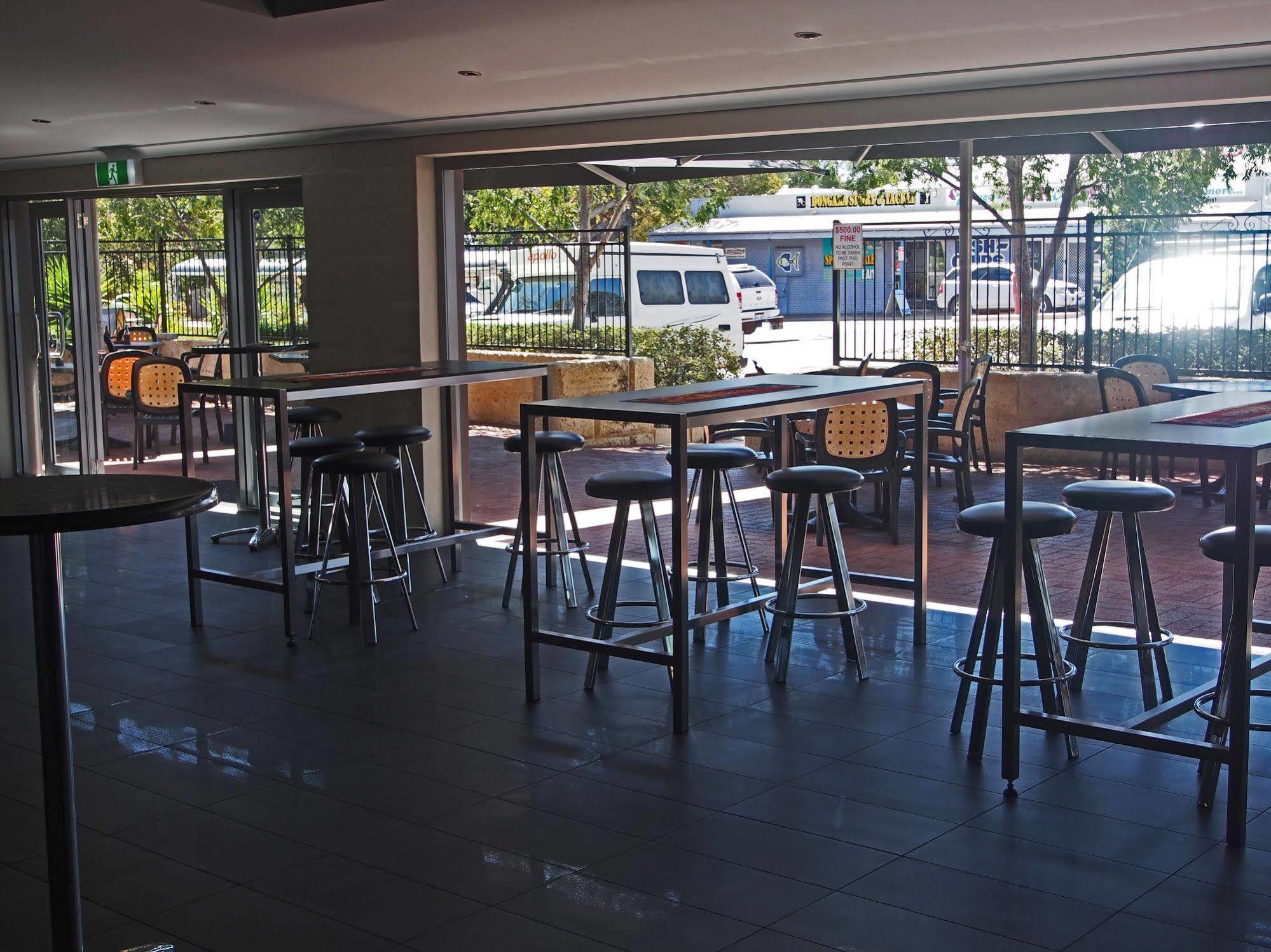 Dongara Hotel Motel Bagian luar foto